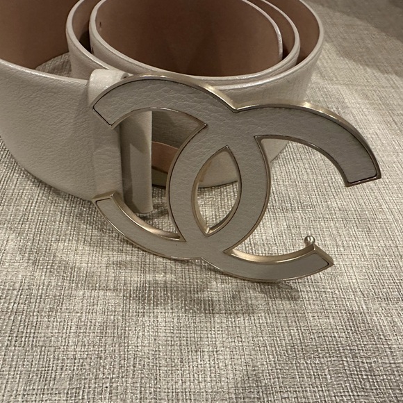 CHANEL Signature Leather Belt - Picture 7 of 9